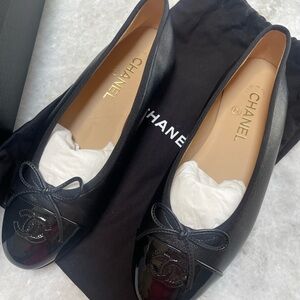 CHANEL Black Patent Ballet Flats